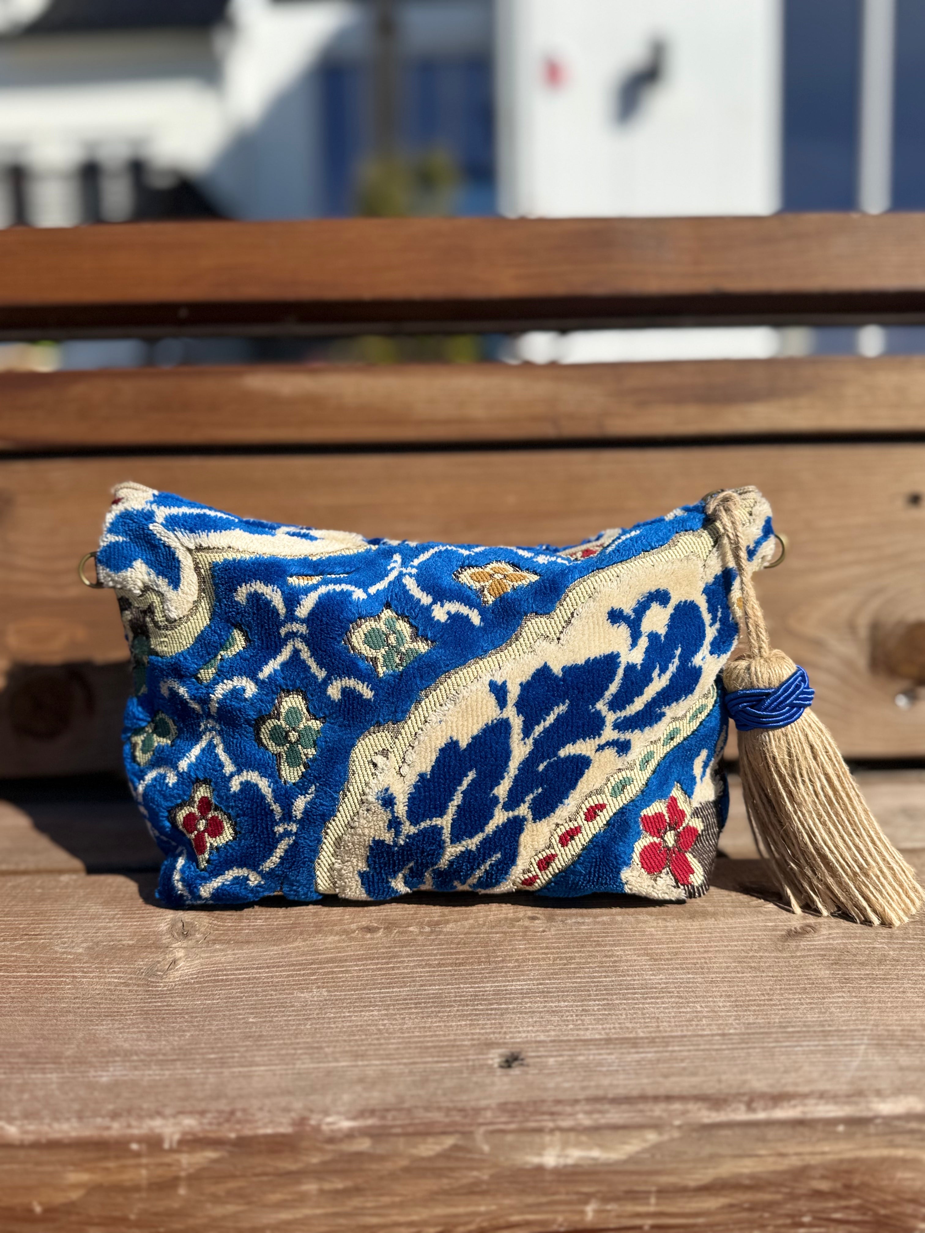 Clutch laget av Marokkanske tepper med håndlaget dusk