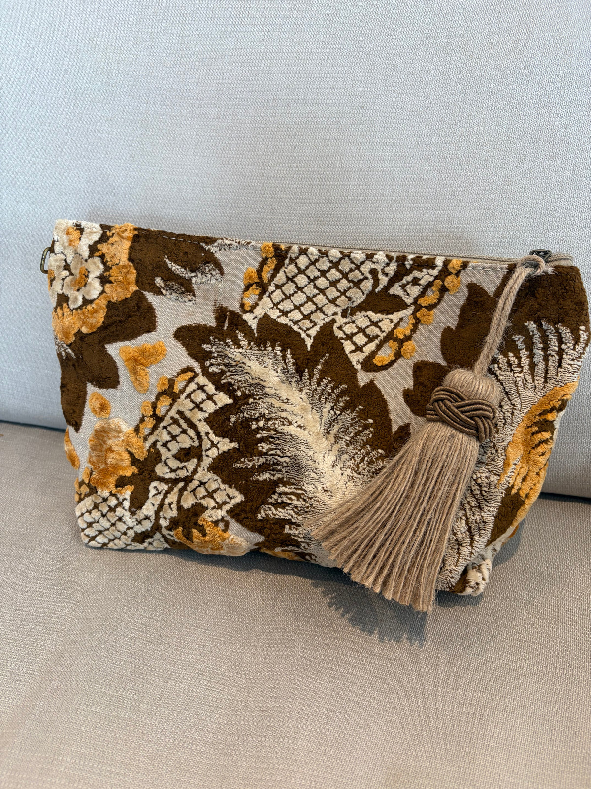 Clutch laget av Marokkanske tepper med håndlaget dusk
