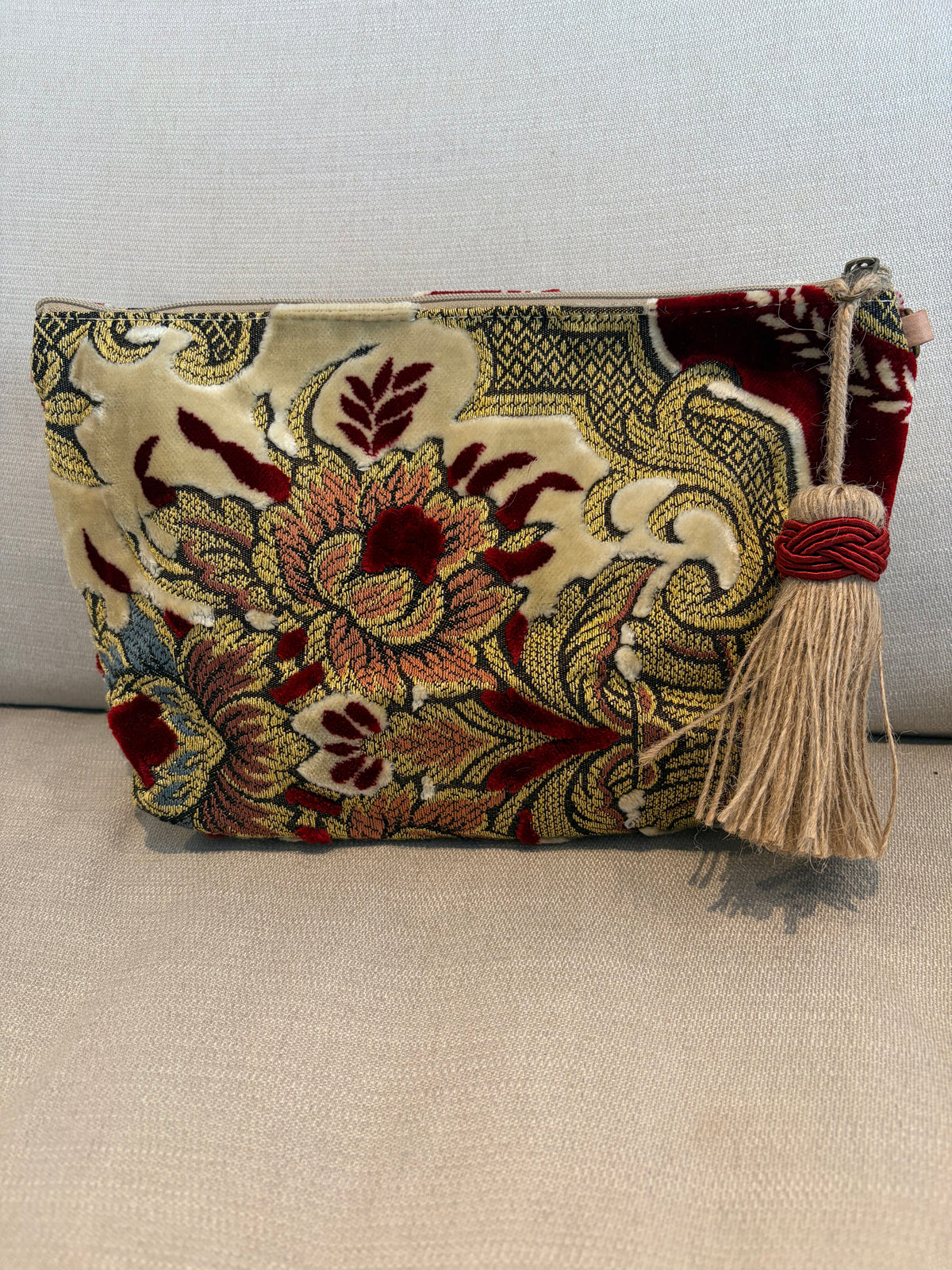 Clutch laget av Marokkanske tepper med håndlaget dusk