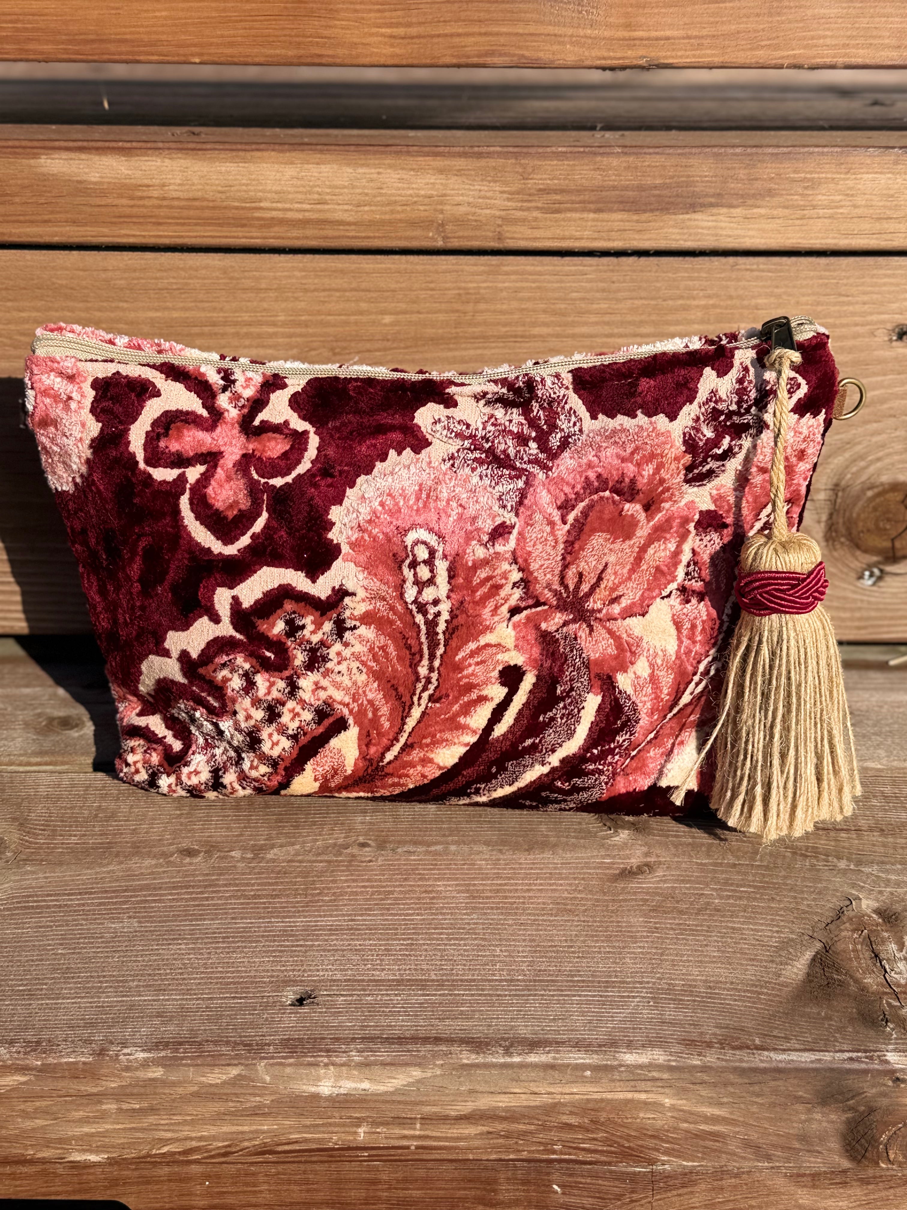 Clutch laget av Marokkanske tepper med håndlaget dusk